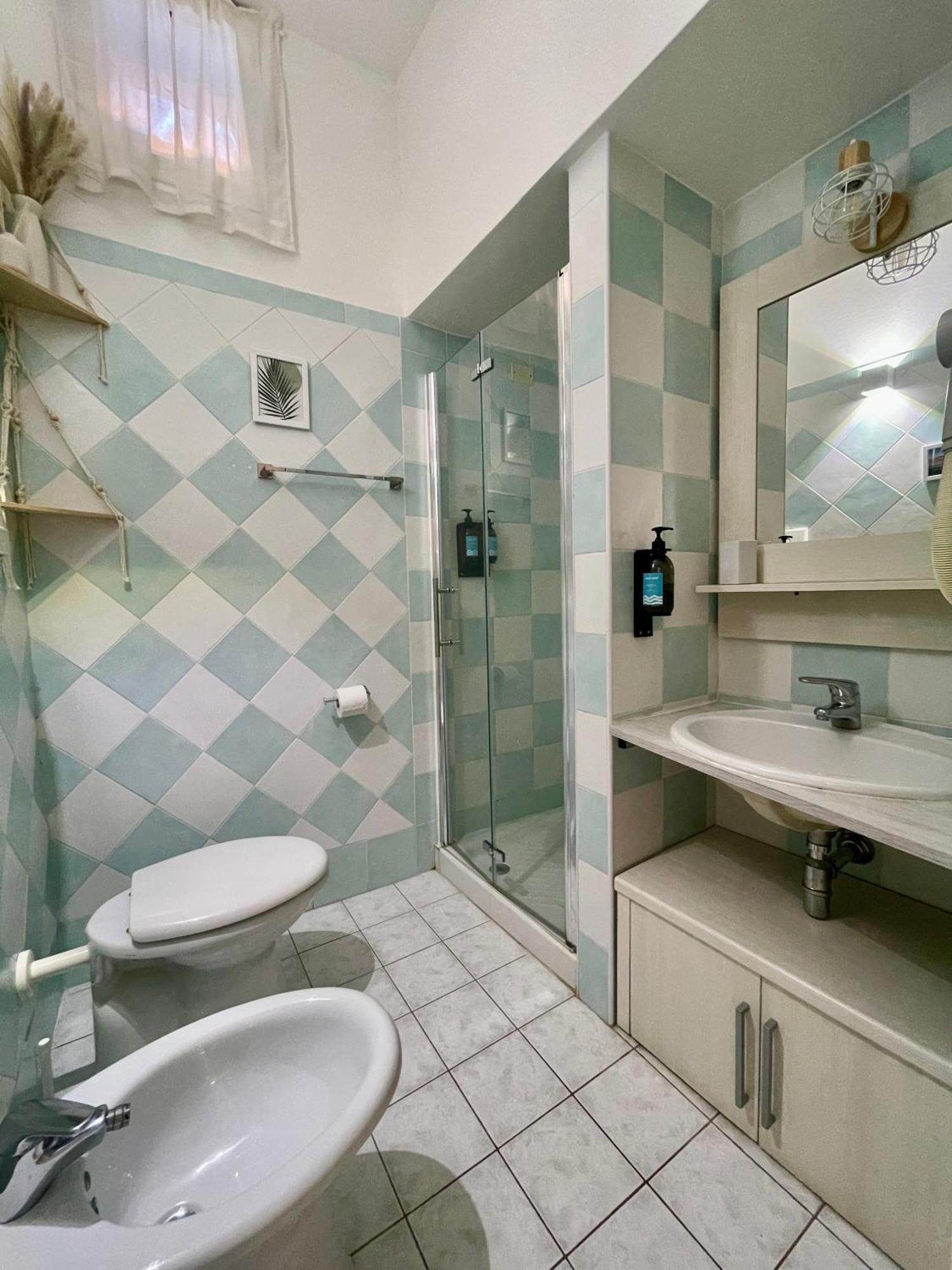 Hotel Maluentu Putzu Idu Exteriör bild